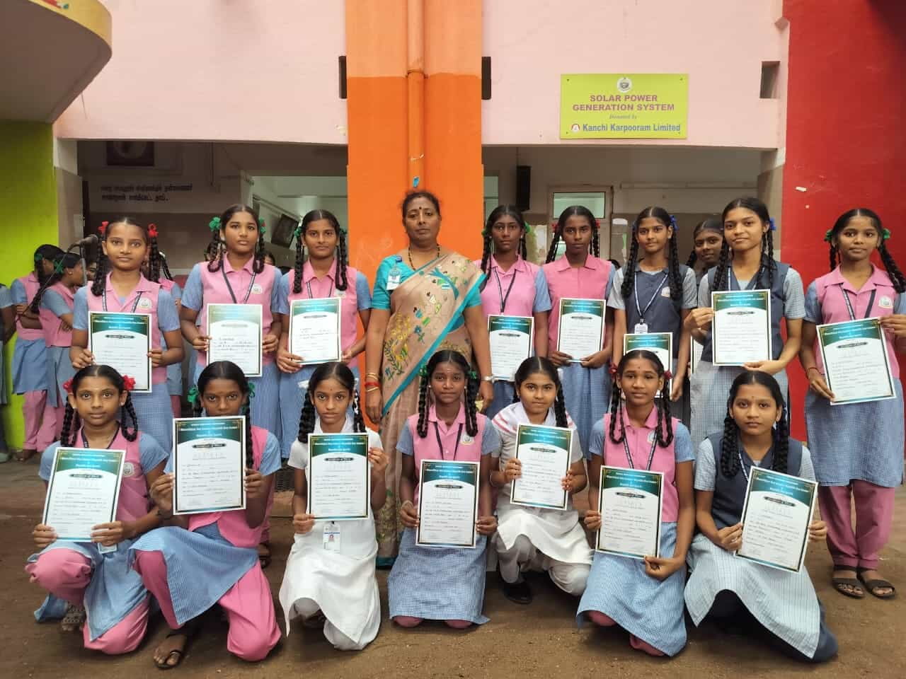 Agaram Foundation Centre give Medal and Participate certificate to students (photos)